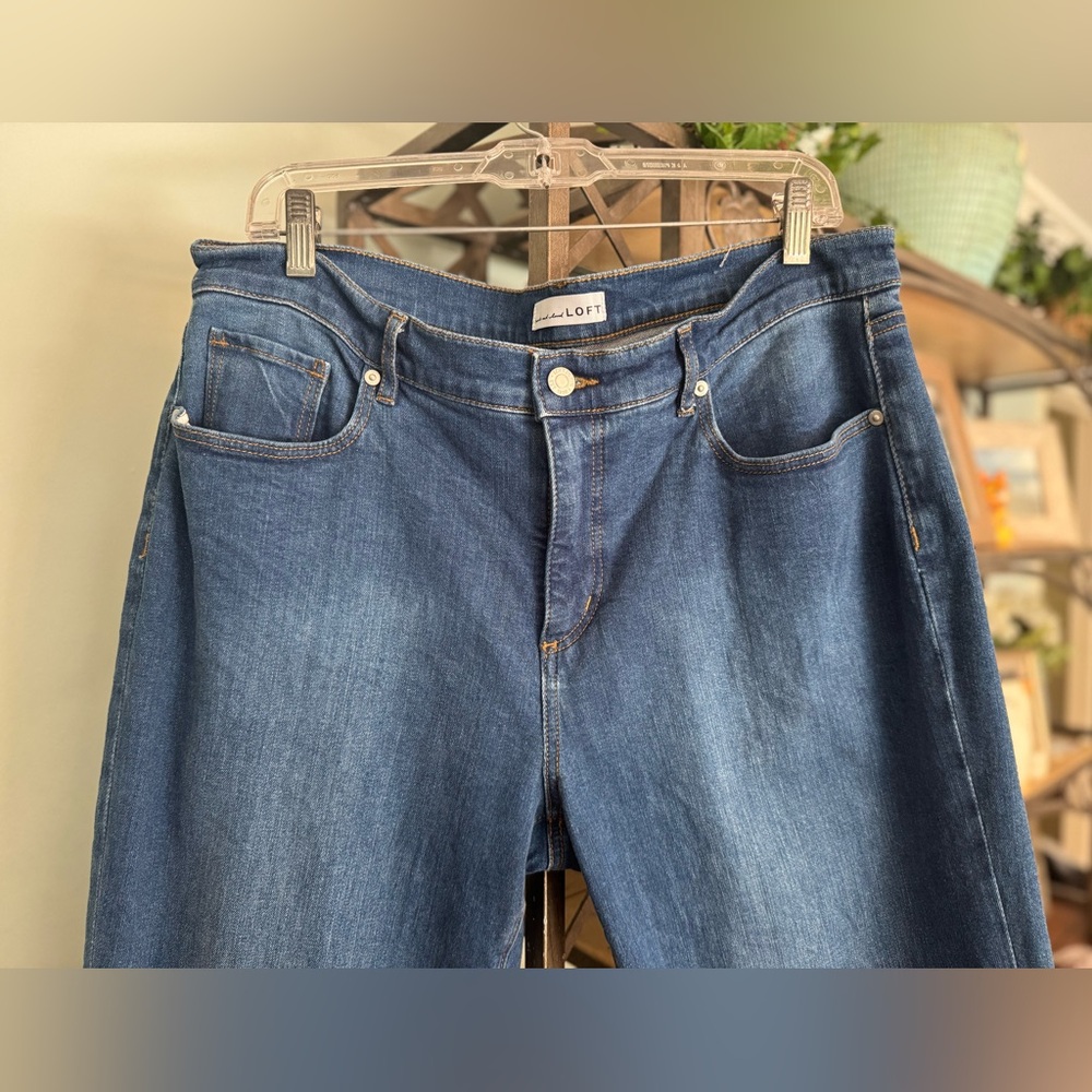 LOFT Women’s Denim Jeans Straight Leg with Stretch Size 12 or 31 - Picture 3 of 11